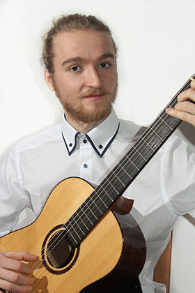VOLKSMUSIK IN KIRCHISEN